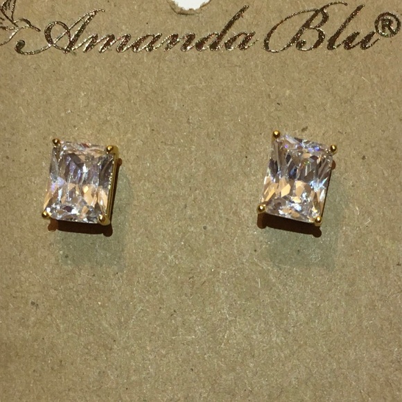 1.75ct Emerald Cut CZ Diamond Gold Stud Earrings - Picture 2 of 3